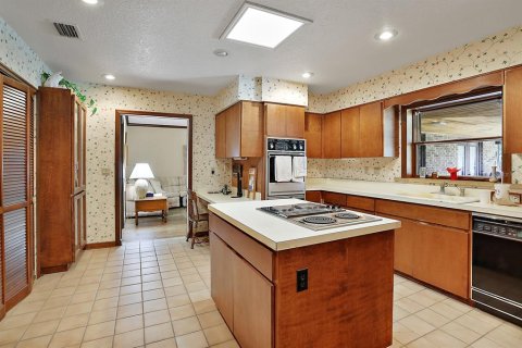 House in Orlando, Florida 4 bedrooms, 258.64 sq.m. № 1807989 - photo 8