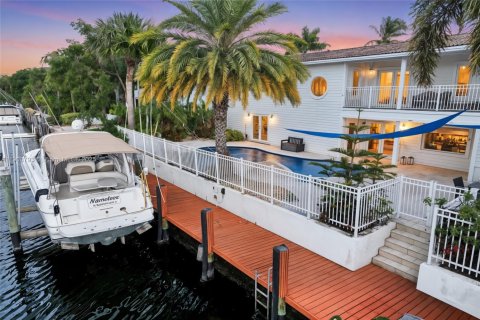 House in Lighthouse Point, Florida 5 bedrooms, 408.86 sq.m. № 1964829 - photo 2