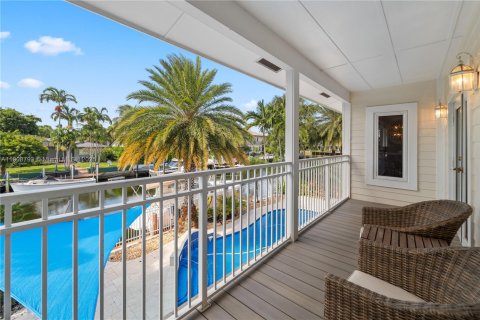 House in Lighthouse Point, Florida 5 bedrooms, 408.86 sq.m. № 1964829 - photo 4