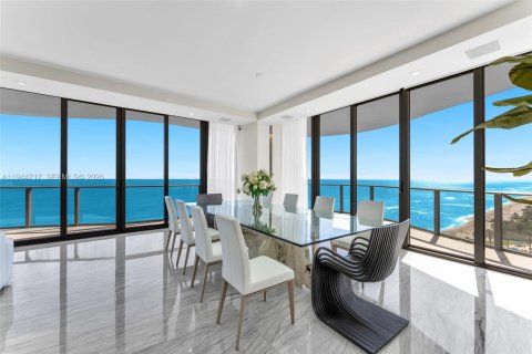 Купить кондоминиум в Санни-Айлс-Бич, Флорида 4 спальни, 463.77м2, № 2055055 - фото 19