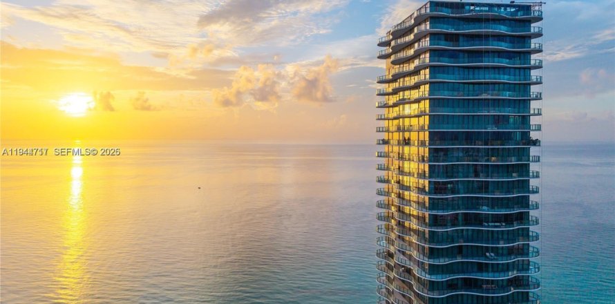 Кондоминиум с 4 спальнями в Санни-Айлс-Бич, Флорида № 2055055