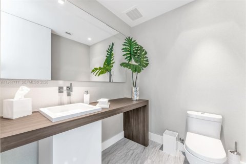 Купить кондоминиум в Санни-Айлс-Бич, Флорида 4 спальни, 463.77м2, № 2055055 - фото 20