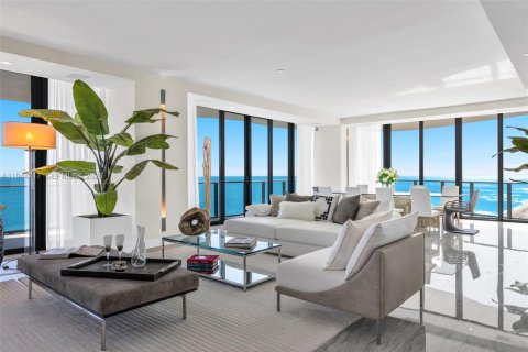 Купить кондоминиум в Санни-Айлс-Бич, Флорида 4 спальни, 463.77м2, № 2055055 - фото 18
