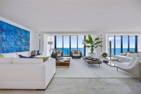 Купить кондоминиум в Санни-Айлс-Бич, Флорида 4 спальни, 463.77м2, № 2055055 - фото 15