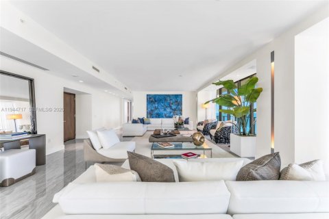 Купить кондоминиум в Санни-Айлс-Бич, Флорида 4 спальни, 463.77м2, № 2055055 - фото 28