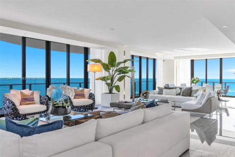Купить кондоминиум в Санни-Айлс-Бич, Флорида 4 спальни, 463.77м2, № 2055055 - фото 17