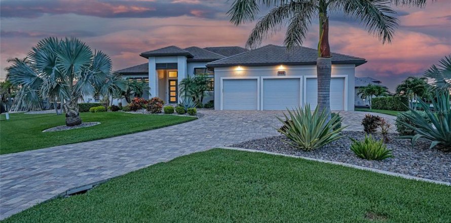 Casa en Punta Gorda, Florida 3 dormitorios, 229.65 m2 № 1801479