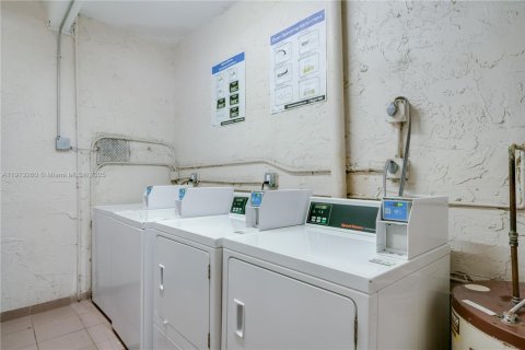 Купить кондоминиум в Майами, Флорида 2 спальни, 72.65м2, № 1969398 - фото 18