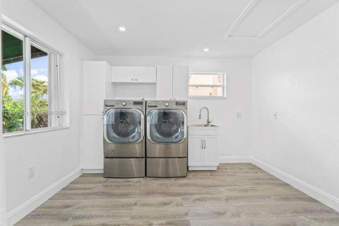 Casa en venta en Homestead, Florida, 3 dormitorios, 175.59 m2 № 1996902 - foto 9