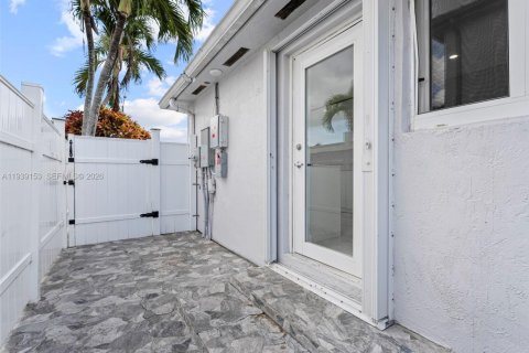 Casa en venta en Homestead, Florida, 3 dormitorios, 175.59 m2 № 1996902 - foto 27