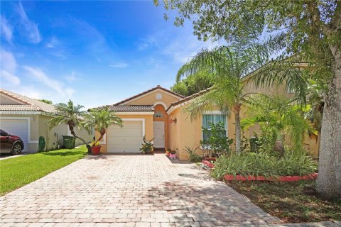 House in Homestead, Florida 3 bedrooms, 124.12 sq.m. № 2076755 - photo 17