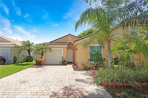 House in Homestead, Florida 3 bedrooms, 124.12 sq.m. № 2076755 - photo 16