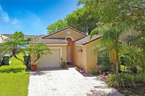 House in Homestead, Florida 3 bedrooms, 124.12 sq.m. № 2076755 - photo 19