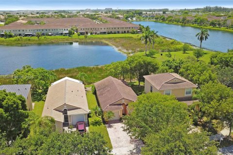 House in Homestead, Florida 3 bedrooms, 124.12 sq.m. № 2076755 - photo 25