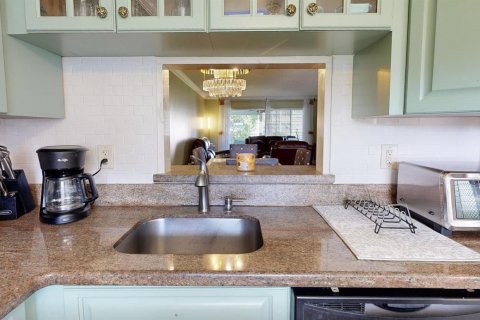 Condo in Lauderhill, Florida, 2 bedrooms № 2248282 - photo 8