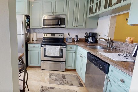 Condo in Lauderhill, Florida, 2 bedrooms № 2248282 - photo 7