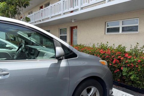 Condo in Lauderhill, Florida, 2 bedrooms № 2248282 - photo 6