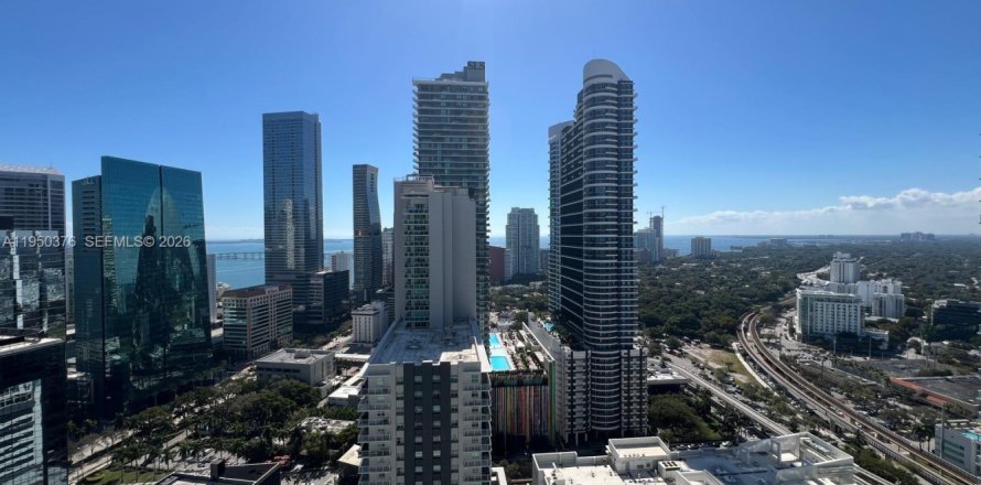 Кондоминиум с 2 спальнями в Майами, Флорида № 2005290