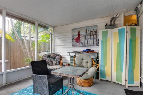 House in Gulfport, Florida 3 bedrooms, 124.02 sq.m. № 1913245 - photo 29