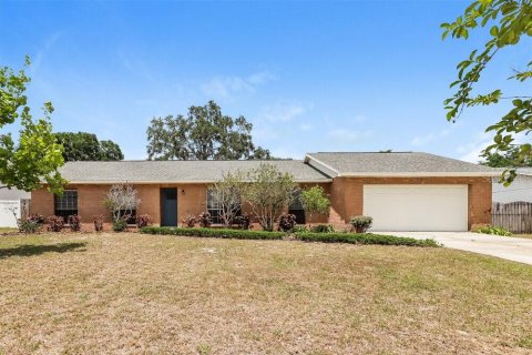 Villa ou maison à Brandon, Floride 3 chambres, 156.91 m2 № 2436708