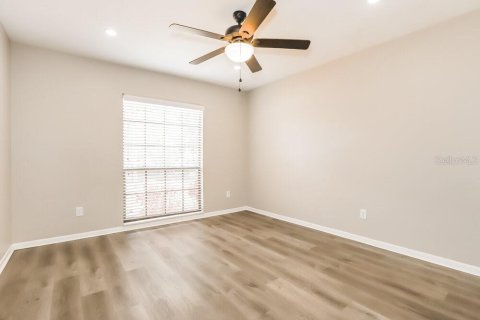 Villa ou maison à louer à Brandon, Floride: 3 chambres, 156.91 m2 № 2436708 - photo 12