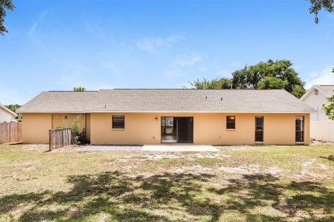 Villa ou maison à louer à Brandon, Floride: 3 chambres, 156.91 m2 № 2436708 - photo 15