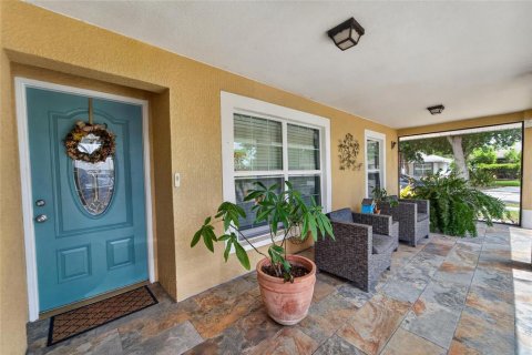 House in Wimauma, Florida 3 bedrooms, 106.47 sq.m. № 2205440 - photo 3