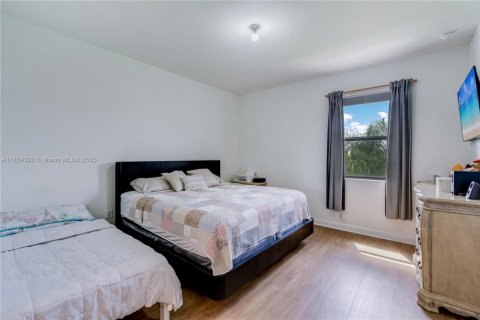 Купить таунхаус в Флорида-Сити, Флорида 3 спальни, 136.19м2, № 1872055 - фото 15