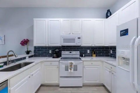 Condo in Davenport, Florida, 3 bedrooms  № 1780951 - photo 7