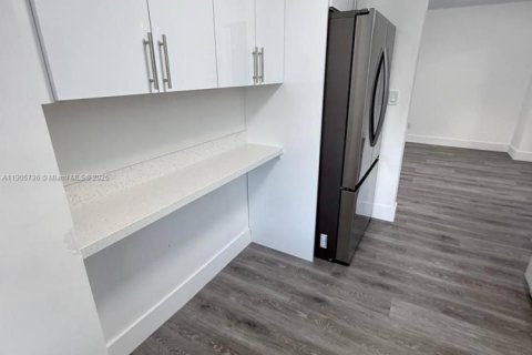 Купить виллу или дом в Вест-Парк, Флорида 3 спальни, 126.16м2, № 1956635 - фото 24