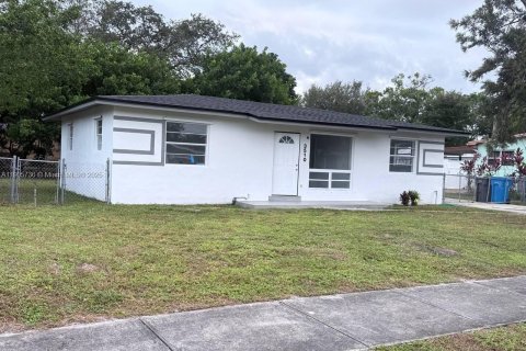 Купить виллу или дом в Вест-Парк, Флорида 3 спальни, 126.16м2, № 1956635 - фото 2