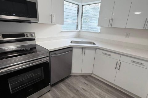 Купить виллу или дом в Вест-Парк, Флорида 3 спальни, 126.16м2, № 1956635 - фото 8