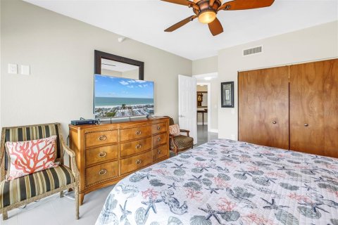 Condo in Indian Shores, Florida, 3 bedrooms  № 1740229 - photo 28