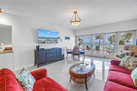 Condo in Indian Shores, Florida, 3 bedrooms  № 1740229 - photo 12