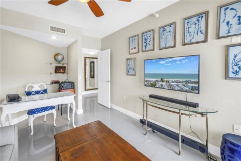 Condo in Indian Shores, Florida, 3 bedrooms  № 1740229 - photo 30