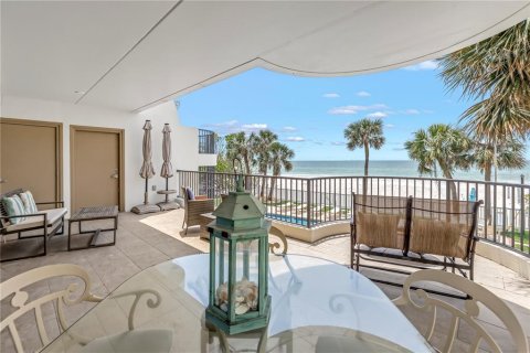 Condo in Indian Shores, Florida, 3 bedrooms  № 1740229 - photo 16