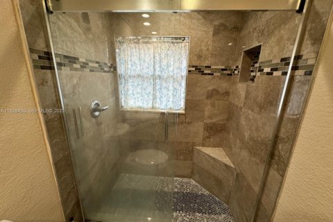 Townhouse in North Lauderdale, Florida 5 bedrooms, 150.5 sq.m. № 1990730 - photo 14