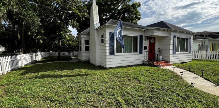 House in Orlando, Florida 2 bedrooms, 105.44 sq.m. № 1851691