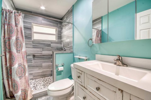 House in Jupiter, Florida 3 bedrooms, 233.93 sq.m. № 2190108 - photo 5