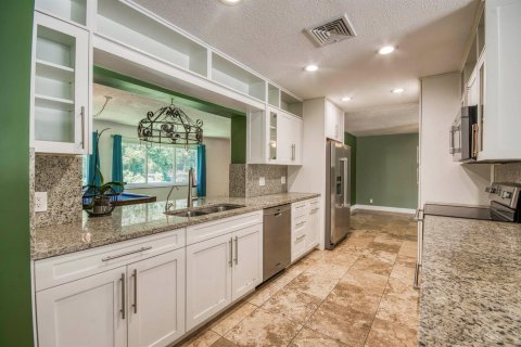 House in Jupiter, Florida 3 bedrooms, 233.93 sq.m. № 2190108 - photo 29
