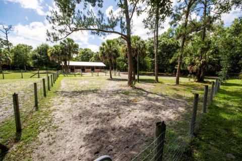 House in Jupiter, Florida 3 bedrooms, 233.93 sq.m. № 2190108 - photo 11