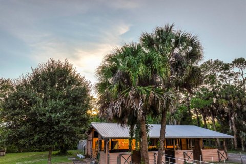 House in Jupiter, Florida 3 bedrooms, 233.93 sq.m. № 2190108 - photo 13