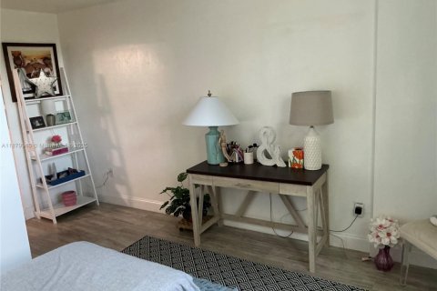 Condominio en venta en Plantation, Florida, 1 dormitorio, 89.19 m2 № 1921332 - foto 12