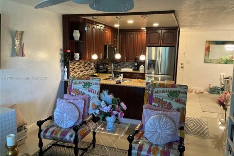 Condominio en venta en Plantation, Florida, 1 dormitorio, 89.19 m2 № 1921332 - foto 6