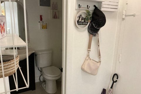 Condominio en venta en Plantation, Florida, 1 dormitorio, 89.19 m2 № 1921332 - foto 11