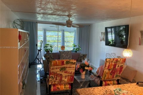 Condominio en venta en Plantation, Florida, 1 dormitorio, 89.19 m2 № 1921332 - foto 4