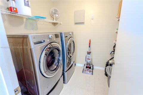 Купить виллу или дом в Порт-Сент-Луси, Флорида 3 спальни, 229.56м2, № 1996388 - фото 25