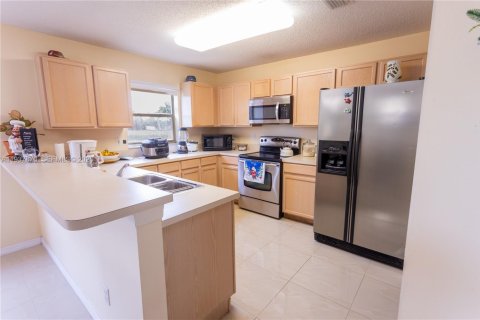 Купить виллу или дом в Порт-Сент-Луси, Флорида 3 спальни, 229.56м2, № 1996388 - фото 19