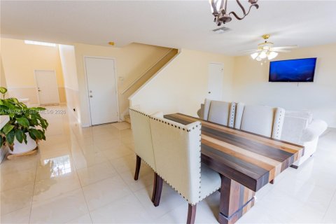 Купить виллу или дом в Порт-Сент-Луси, Флорида 3 спальни, 229.56м2, № 1996388 - фото 20