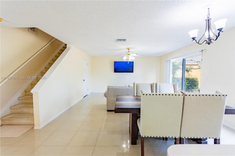 Купить виллу или дом в Порт-Сент-Луси, Флорида 3 спальни, 229.56м2, № 1996388 - фото 6